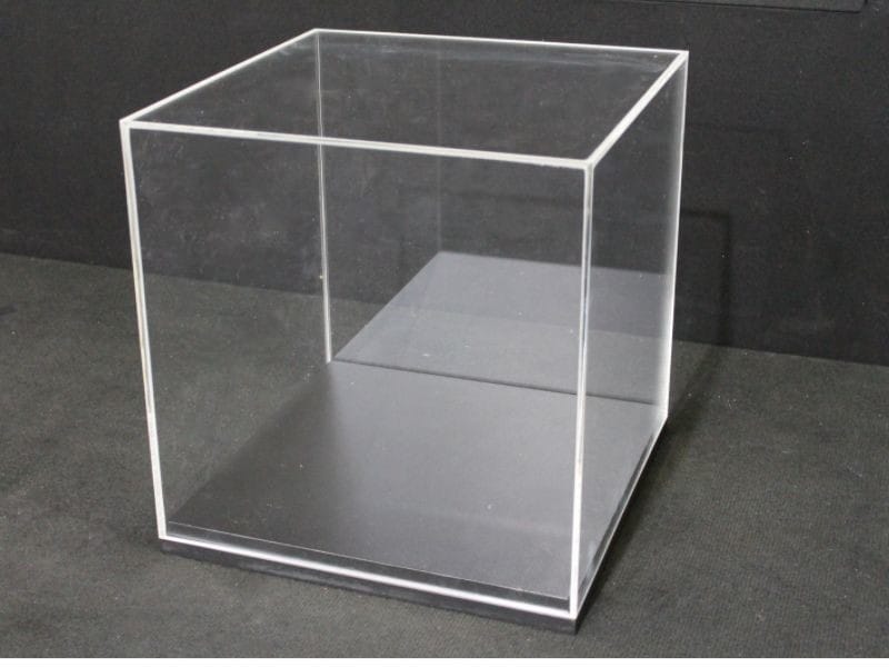 Showcase Plinths: Clear Glass Cube - Displays 2 Go