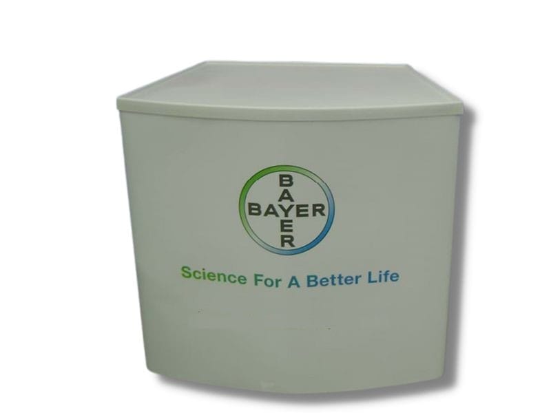 Superlight 1000 Bayer with white top and interchangeable graphic wrap - Displays 2 Go