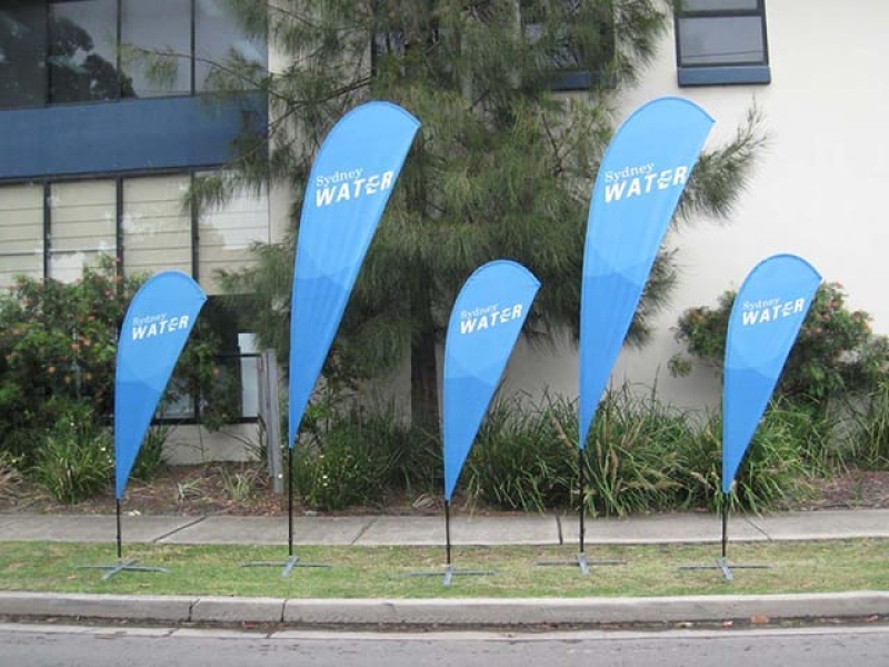 2.5m and 3.5m Teardrop Banners - Displays 2 Go