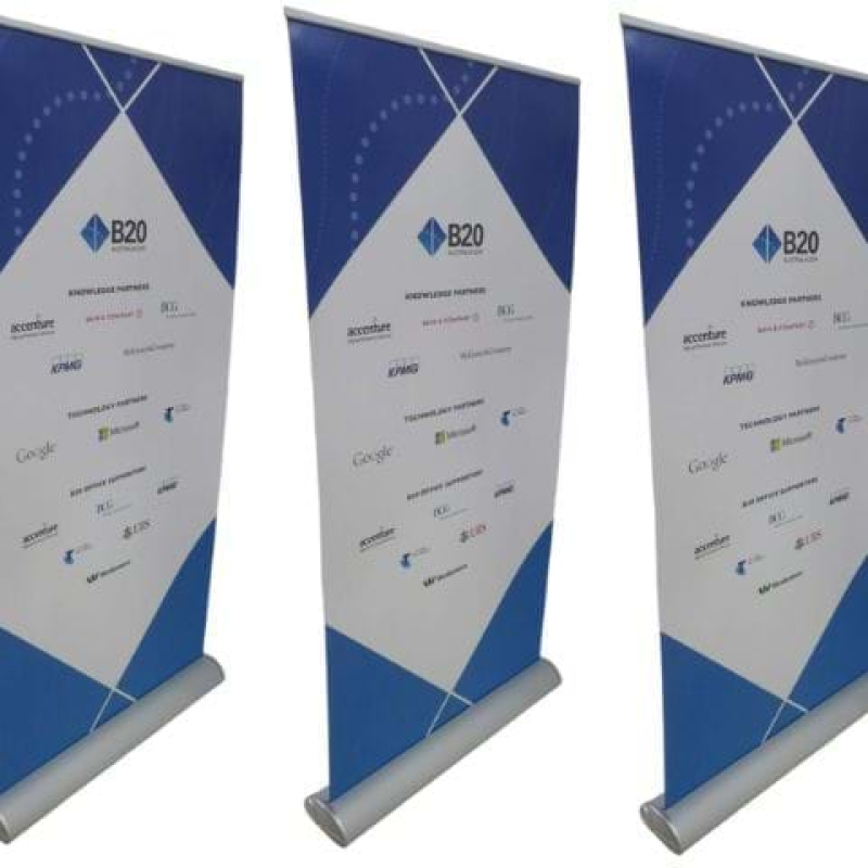 Pull up banner - Displays2Go