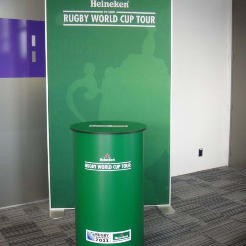 Round entry unit with backdrop wall - Displays2Go
