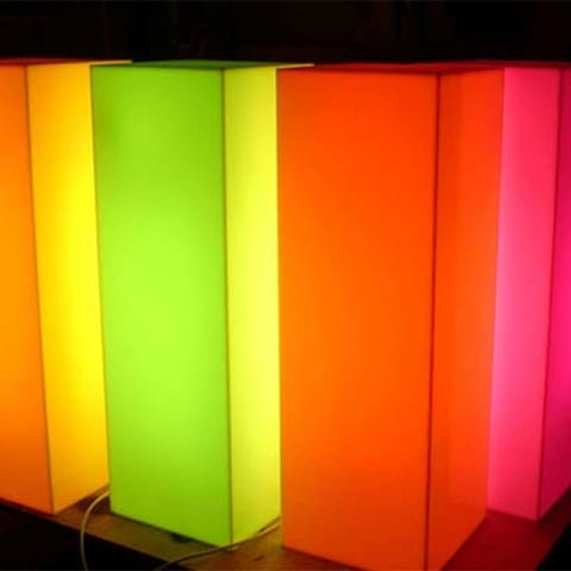 Opal-illuminated-display-plinths - Displays2Go