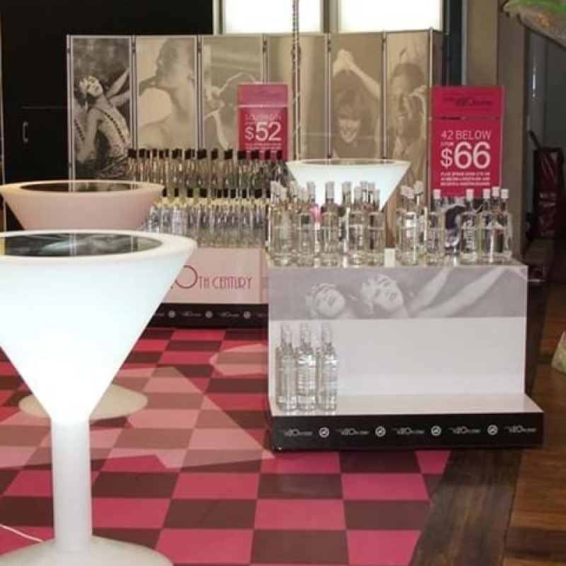 42-below-instore-promotion - Displays2Go
