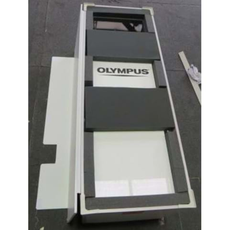 Custom road case to hold perspex plinth - Displays2Go