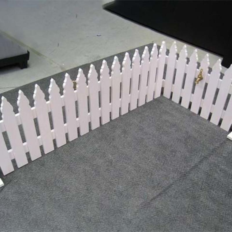Picket fence - Displays2Go