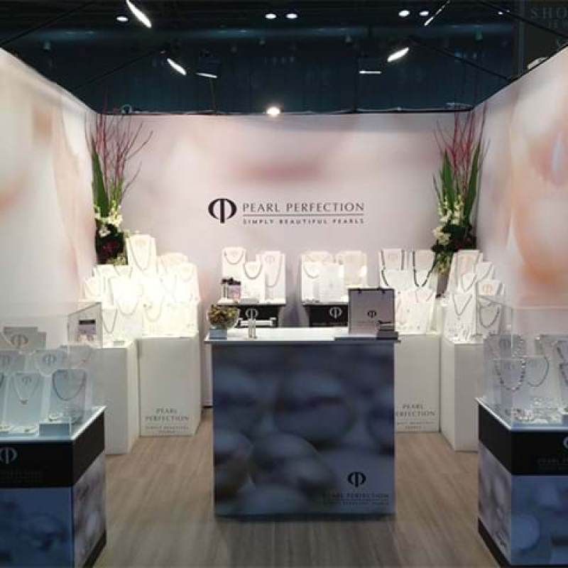 Octanorm shell scheme with fabric graphic coating - Displays2Go