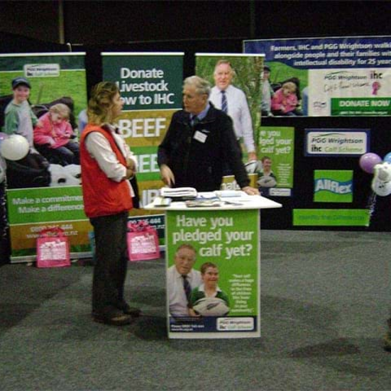 Expo sales table and banner - Displays2Go
