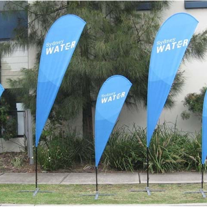 Teardrop flags - Displays2Go
