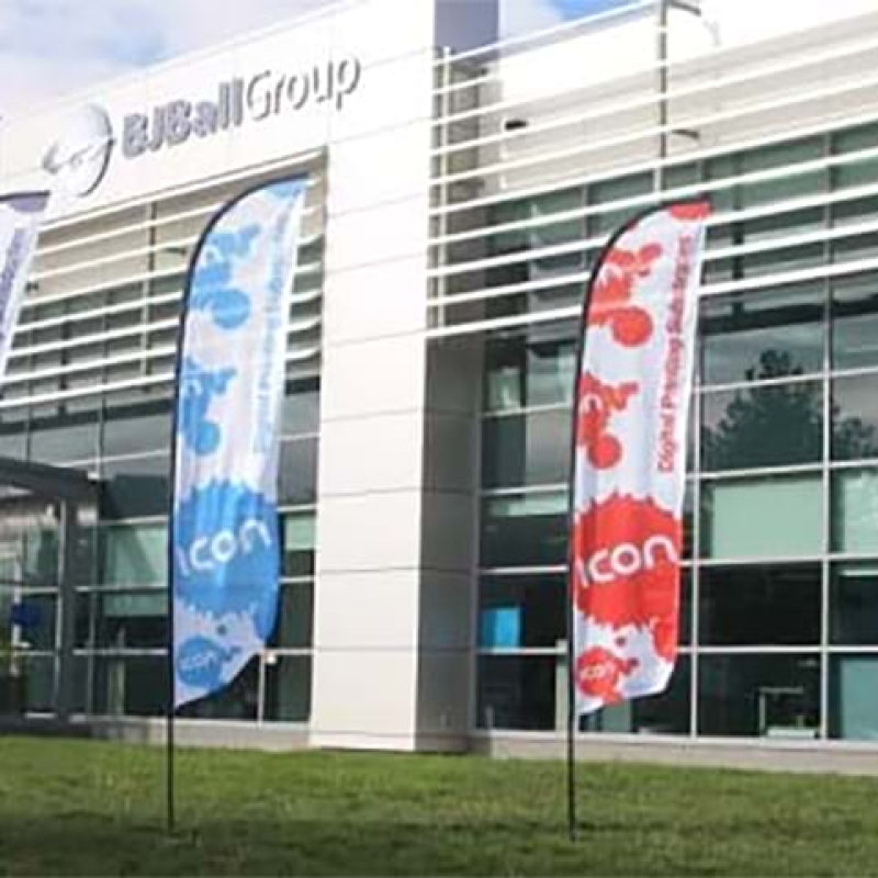 Feather banners - Displays2Go
