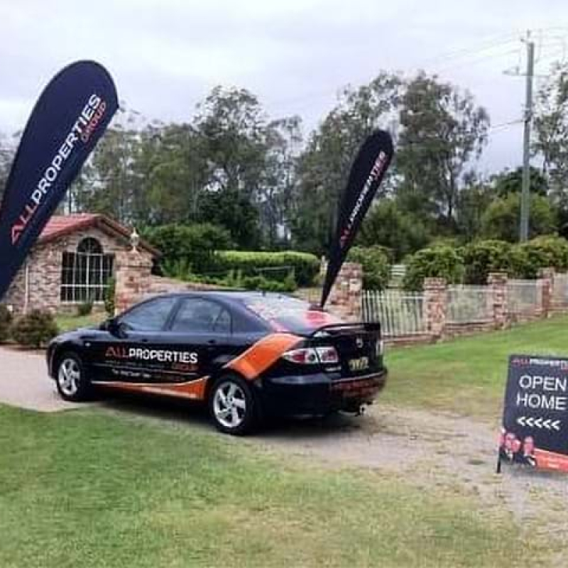Real estate flags - Displays2Go