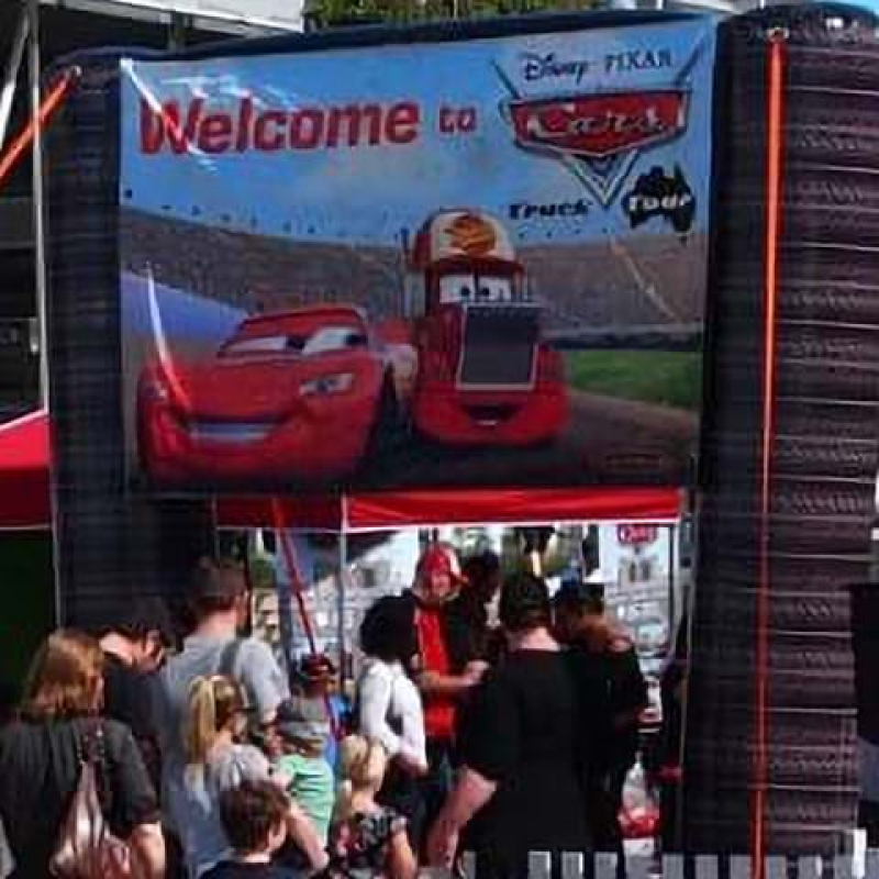 Outdoor banners - Displays2Go