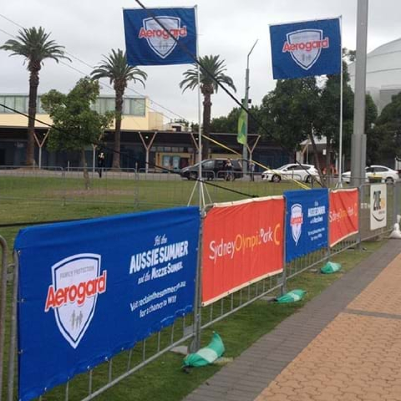 Giant portable flag pole for events - Displays2Go