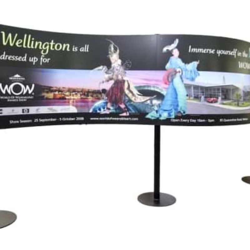 Curved portable signage - Displays2Go