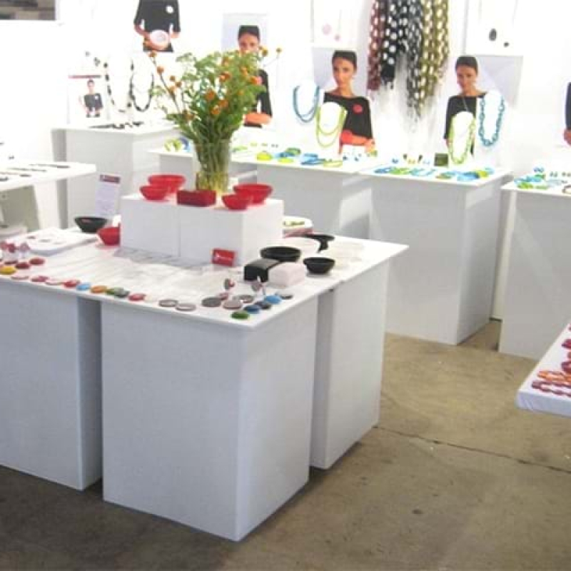 Jewelry stand - Displays2Go