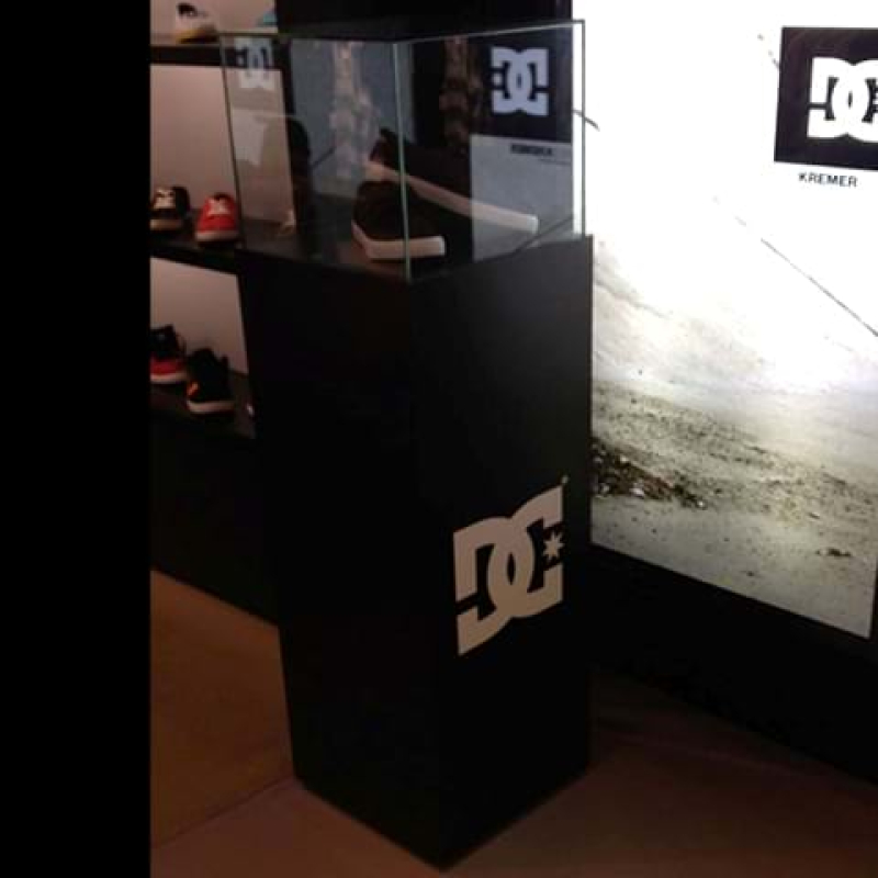 Clear display case on a plinth - Displays2Go