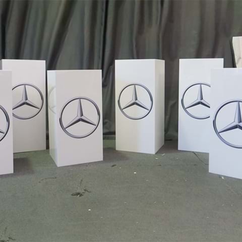 Art display plinths - Displays2Go