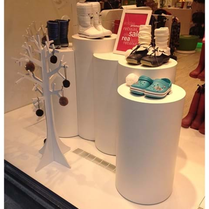 Wooden pedestals - Displays2Go
