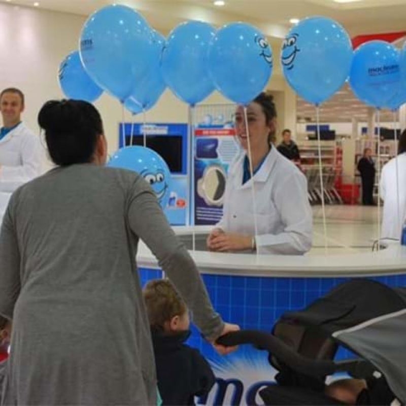 Toothpaste sampling - Displays2Go