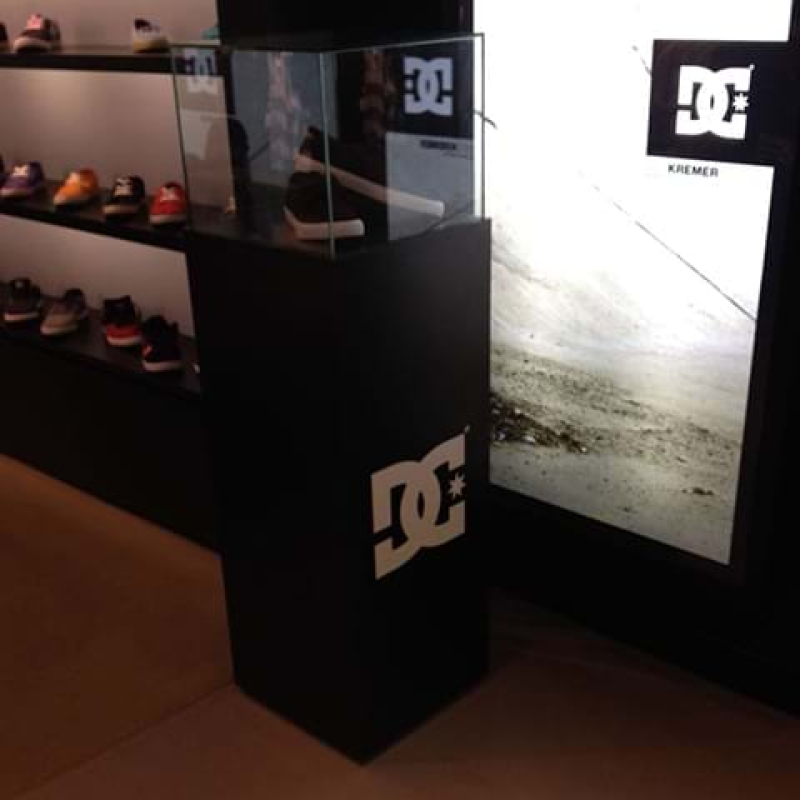Acrylic display stand with showcase - Displays2Go