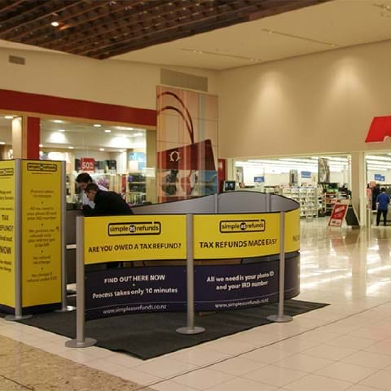 Curved wall kiosk display - Displays2Go