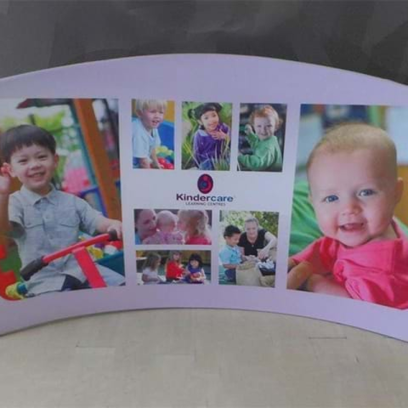 Curved mall wall - Displays2Go