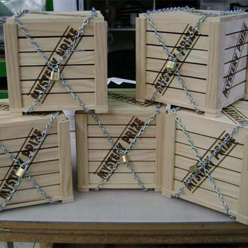 Timber-look crates - Displays2Go