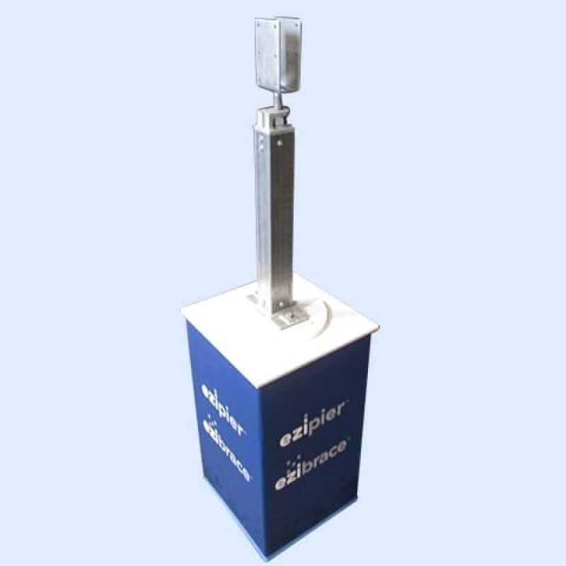 Turntable on plinth base - Displays2Go