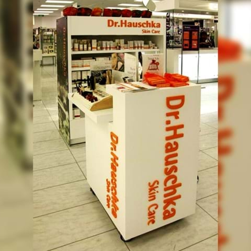 Retail sampling on castors - Displays2Go