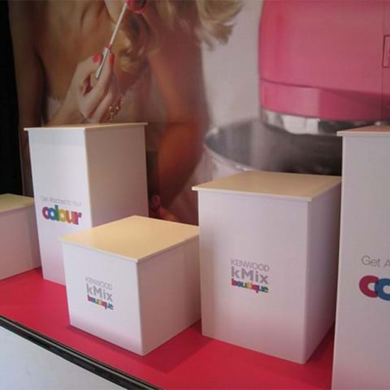 Window plinth display with backdrop - Displays2Go