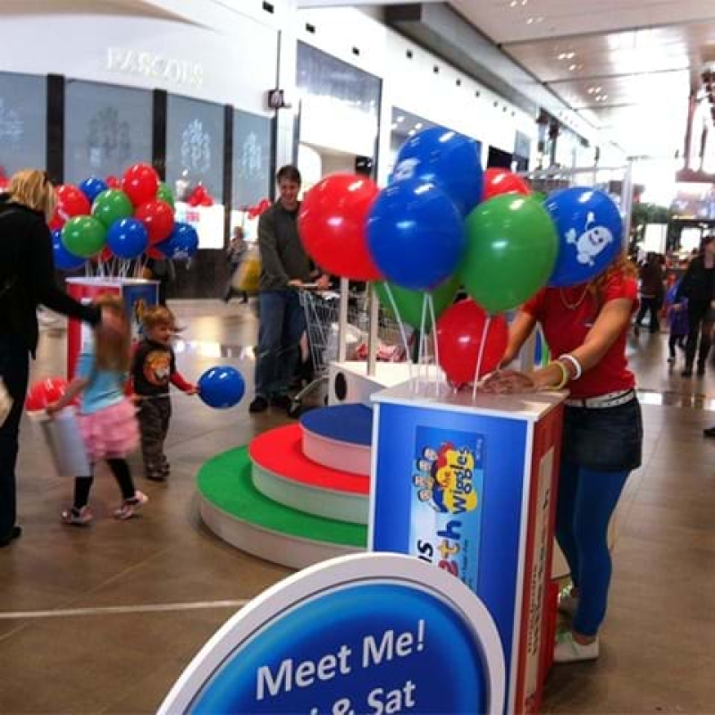 Interactive display for macleans - Displays2Go
