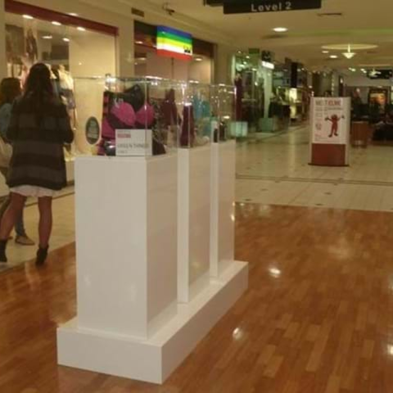 Pedestal displays - Displays2Go